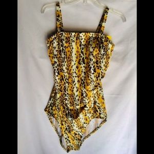 5 Star 22W NWT Ceeb bandeau swimsuit women’s